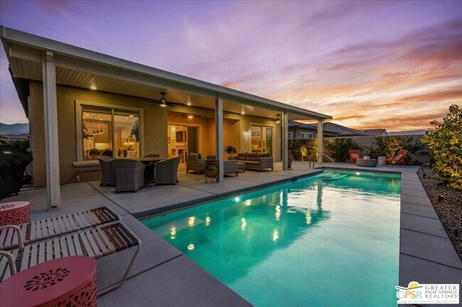 Primary Photo - 70 Zinfandel