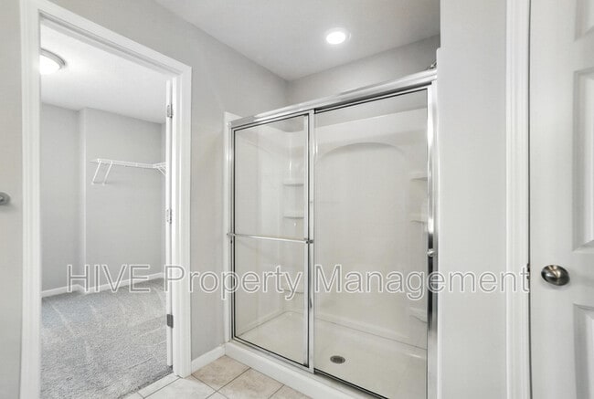 Building Photo - 6888 Lady Abigail Dr