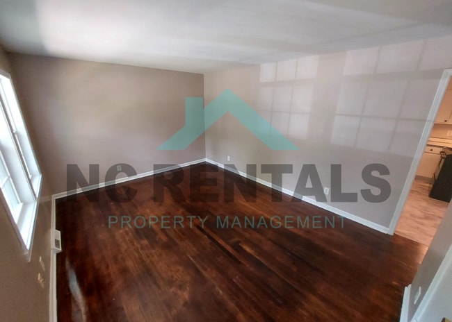 Building Photo - 829 Holt Ave