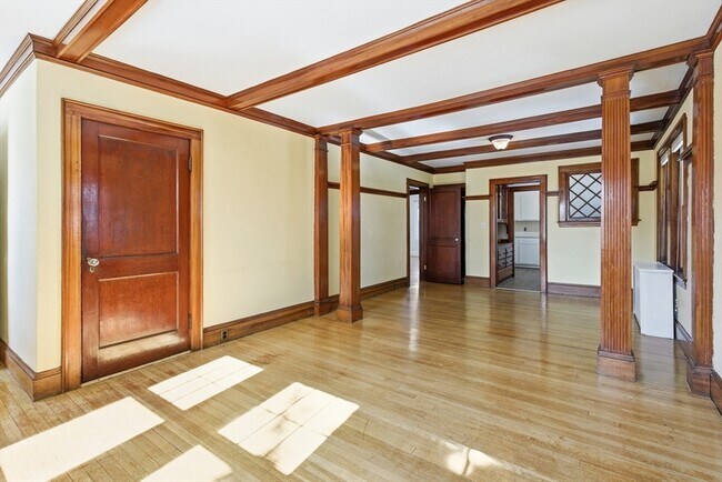 Building Photo - 7 Clyde Rd