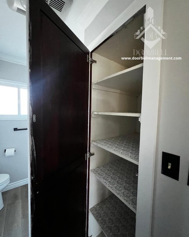 Building Photo - 956 W Harvard Pl