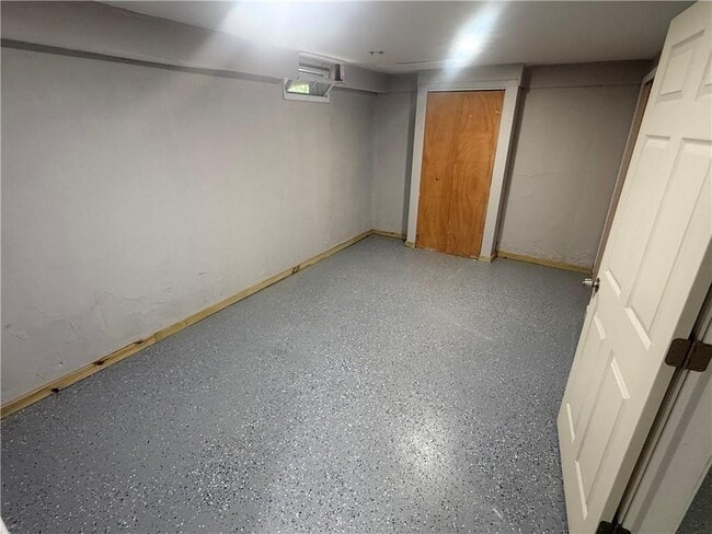 Building Photo - 59 Wightman St