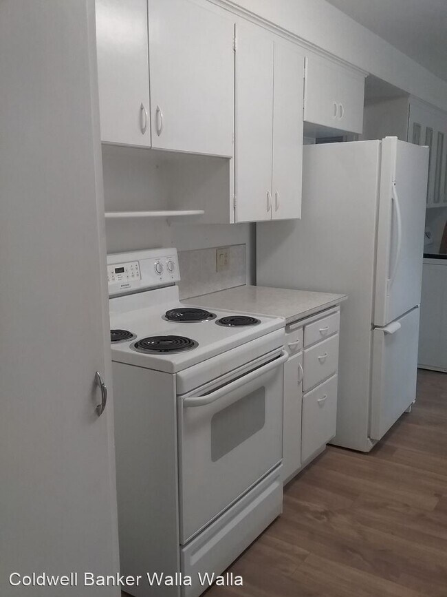 Building Photo - 2 br, 1 bath House - 1015 Catherine St.
