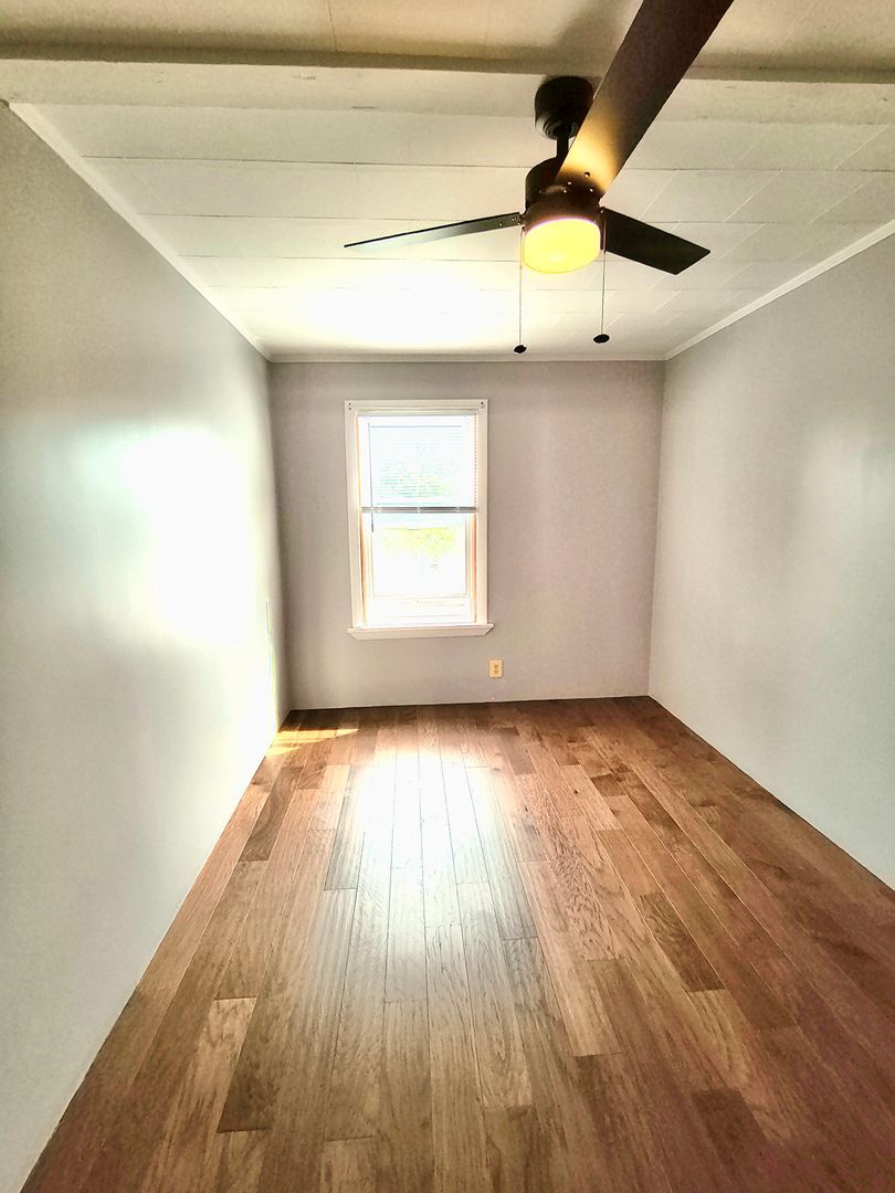 Building Photo - 48 Bentley St