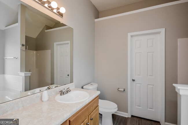 Building Photo - 10 Zebulon Pl