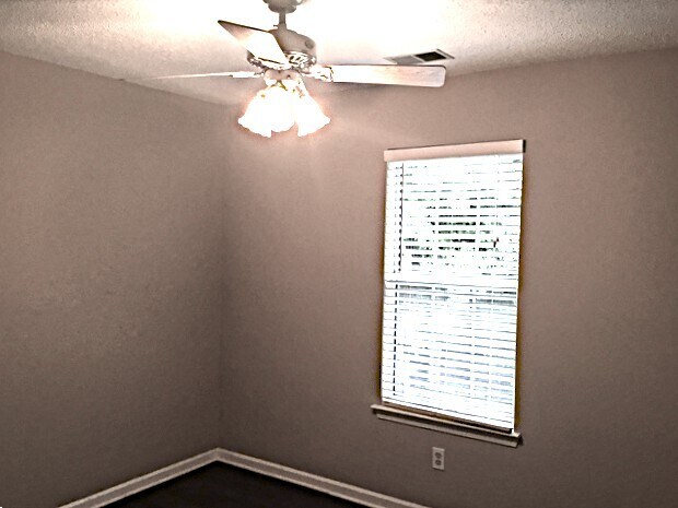 Building Photo - 12719 Diamond Dr