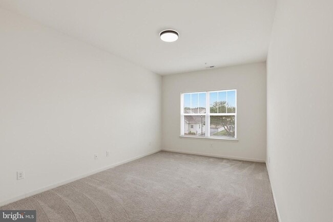 Building Photo - 5002 Pebble Ln W