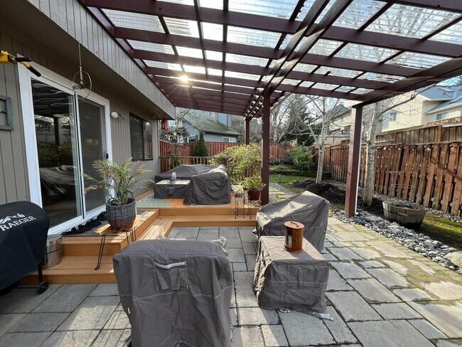 Building Photo - Light-Filled Three Bedroom Home with Private Bonus Space and Outdoor Living