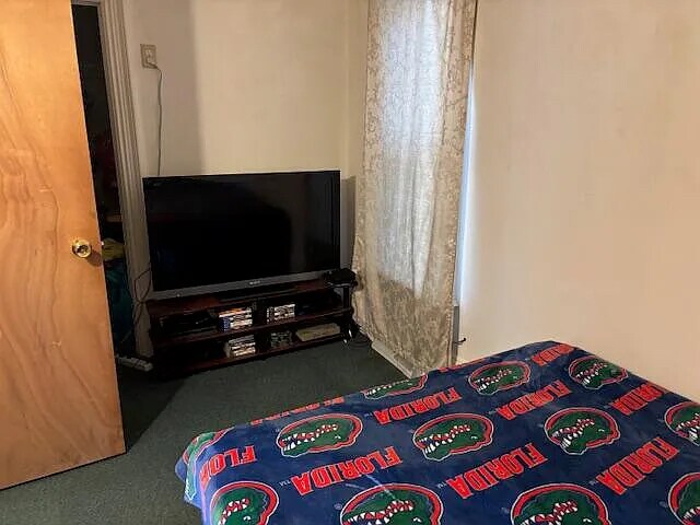 Building Photo - 305 N Elm Ave