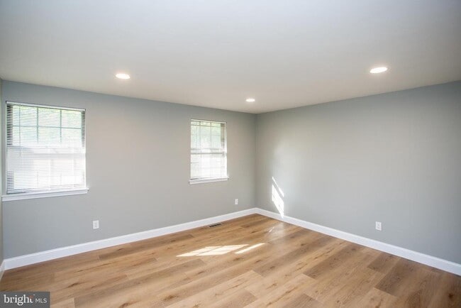 Building Photo - 19 Seton Hill Ct