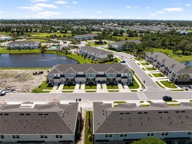 Building Photo - 15117 Cuzcorro Ct