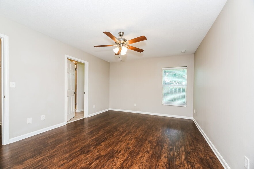 Building Photo - 8200 Highfield Ave