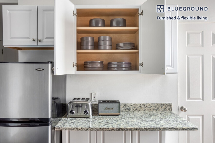 Building Photo - 538 East Broadway-SI FL1-ID473