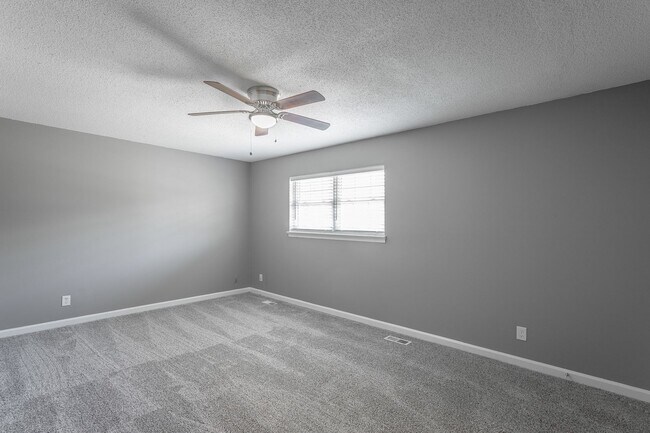 Building Photo - 510 Ely Rd