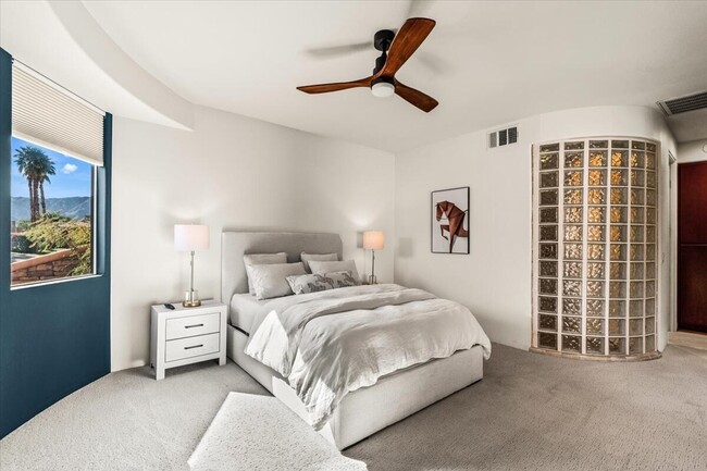 Building Photo - 50380 Vía Serenidad