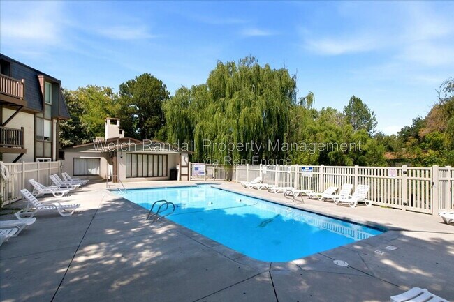 Building Photo - 5511 S Willow Ln