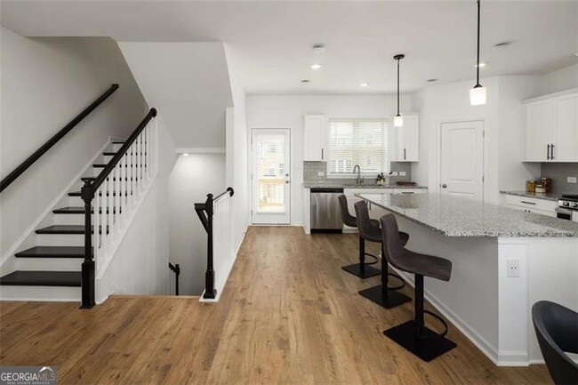 Building Photo - 1555 Brantin Dr