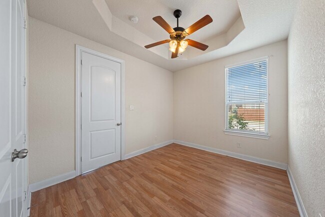 Building Photo - 11230 Begonia rock