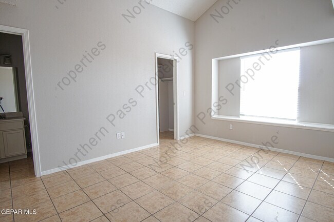 Building Photo - 14140 Robert Ituarte Dr
