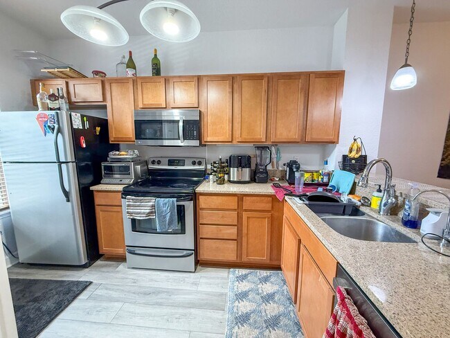 Building Photo - 2508 SW 35th Pl