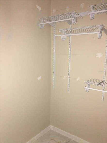Building Photo - 210 SE 53rd Ct