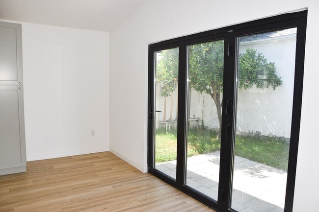 Building Photo - New ADU unit with all the amenities.