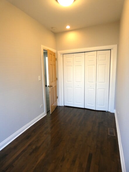 Building Photo - 1929 N Richmond St