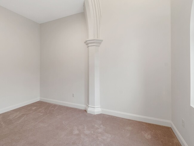 Building Photo - 177 N Main St