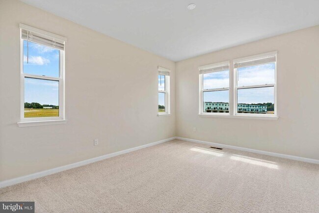 Building Photo - 808 Creekway Dr