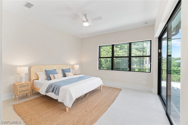 Building Photo - 2769 Van Buren Ave