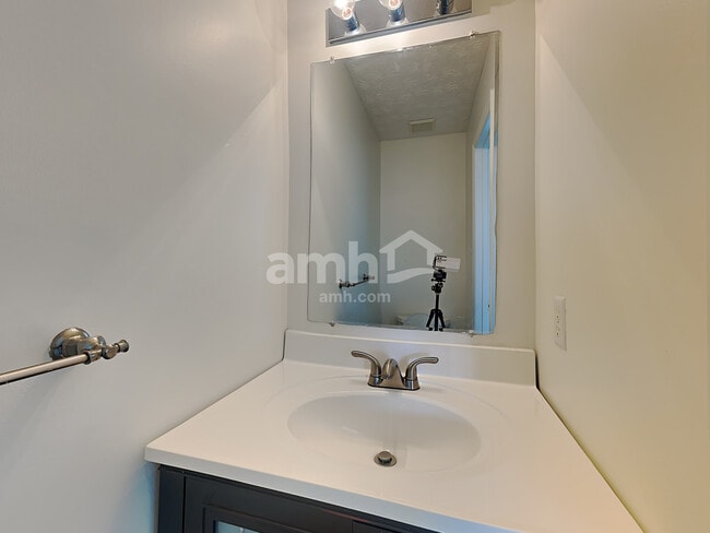 Building Photo - 2324 Pleasant Meadows Dr