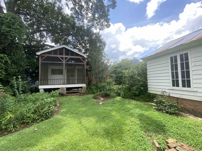 Building Photo - 518 McDaniel St