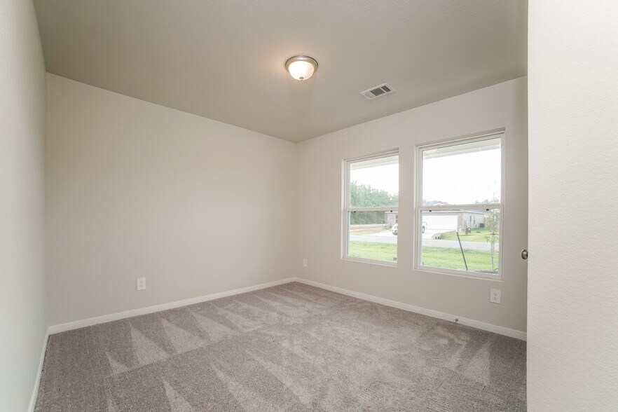 Building Photo - 15661 Briar Frst Dr