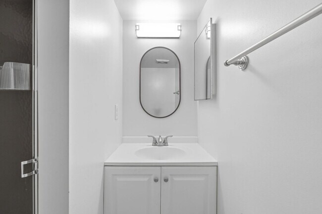 Building Photo - 541 Colecroft Ct