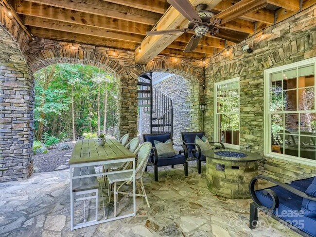 Building Photo - 4218 Ash Hollow Ln