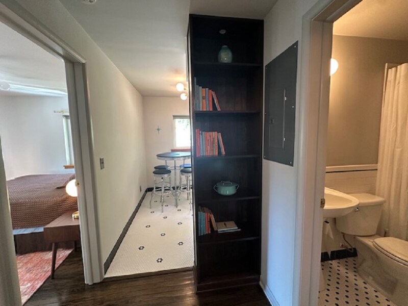 Building Photo - 415 N Dunn St