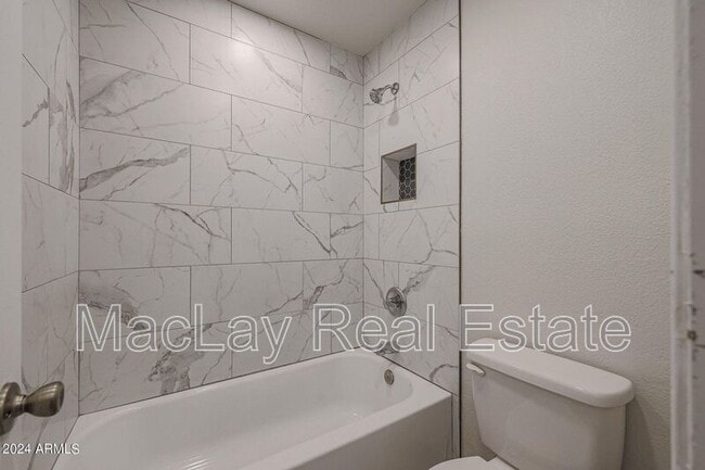 Building Photo - 11666 N 28th Dr