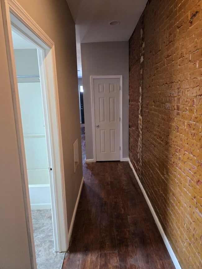 Building Photo - 1938 E Elkhart St