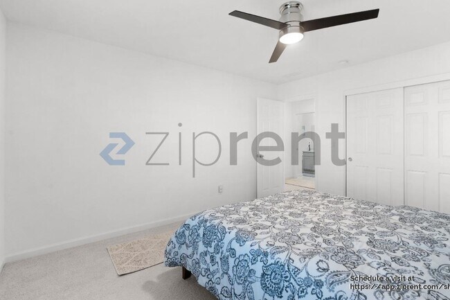 Building Photo - 202 Martos Ct