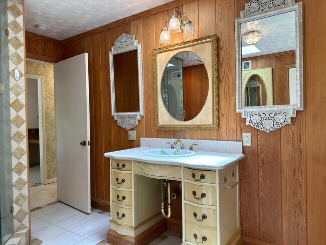 Building Photo - 25228 La Loma Dr