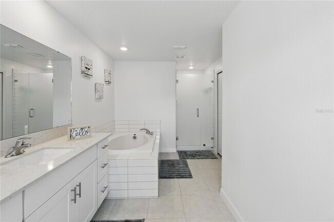 Building Photo - 6177 Shiner St