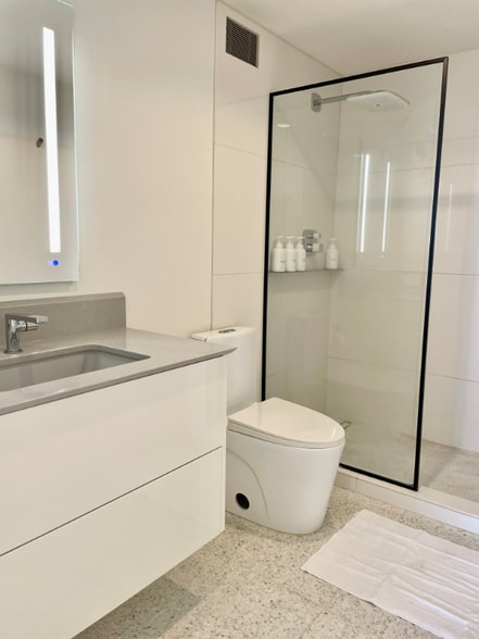 Building Photo - 1350 Ala Moana Blvd