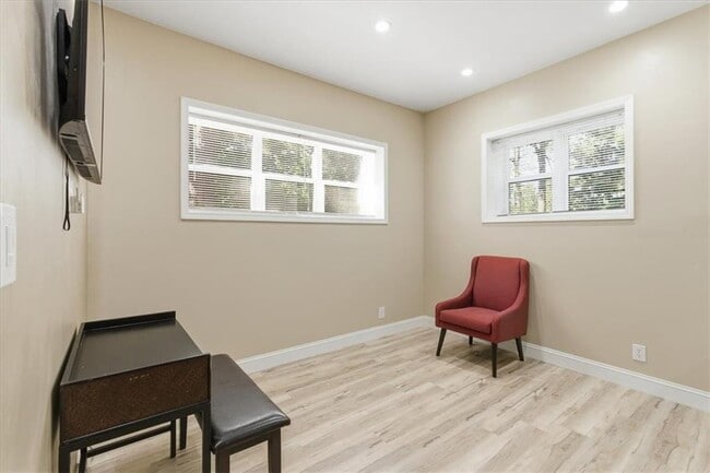 Building Photo - 3268 Briarwood Blvd