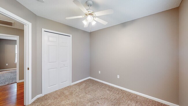 Building Photo - 3 Bedroom 2 Bathroom Home - Hope Creek Subdivision - Richmond Hill