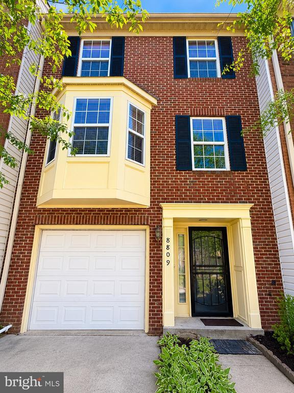 Building Photo - 8809 Francisco Ct