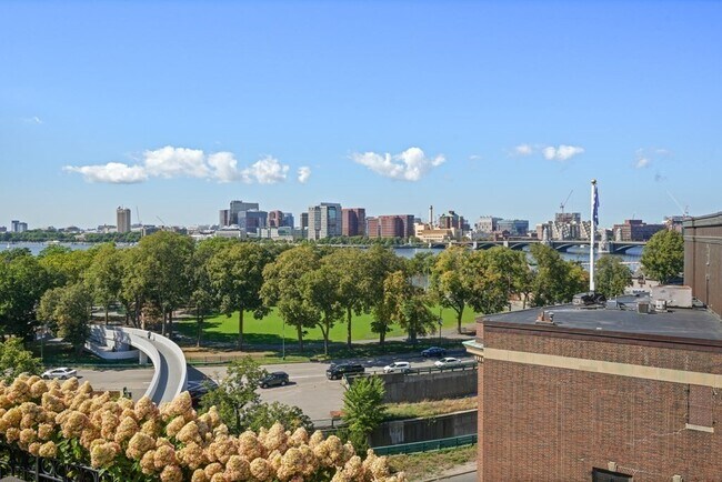 Building Photo - 95 Beacon St