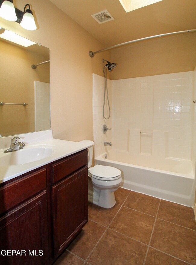 Building Photo - 2210 Hannah Leigh St