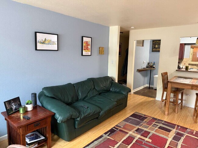 Building Photo - July Availability! Wonderful 1 Bed Condo i...