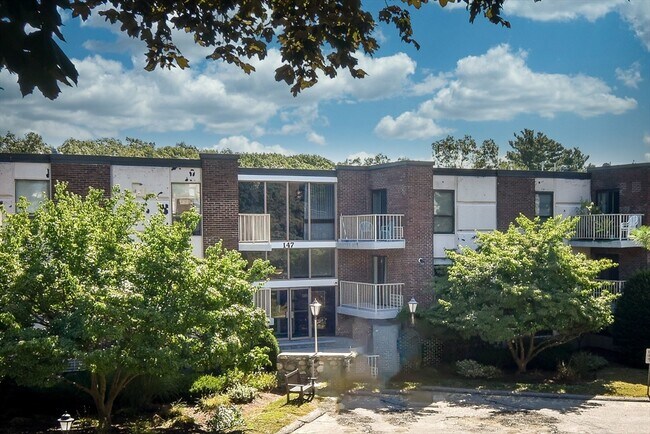 Building Photo - 147 Turner Rd