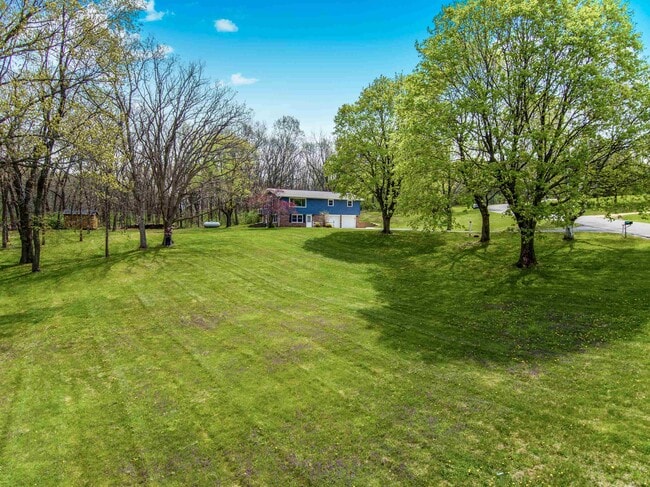 Building Photo - 1870 Sand Ridge Ct